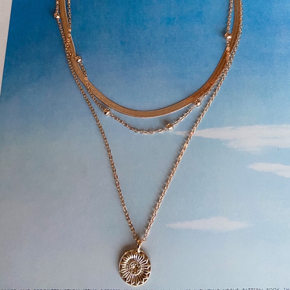 Gold herringbone choker and coin pendant necklace - Picture 2 of 5